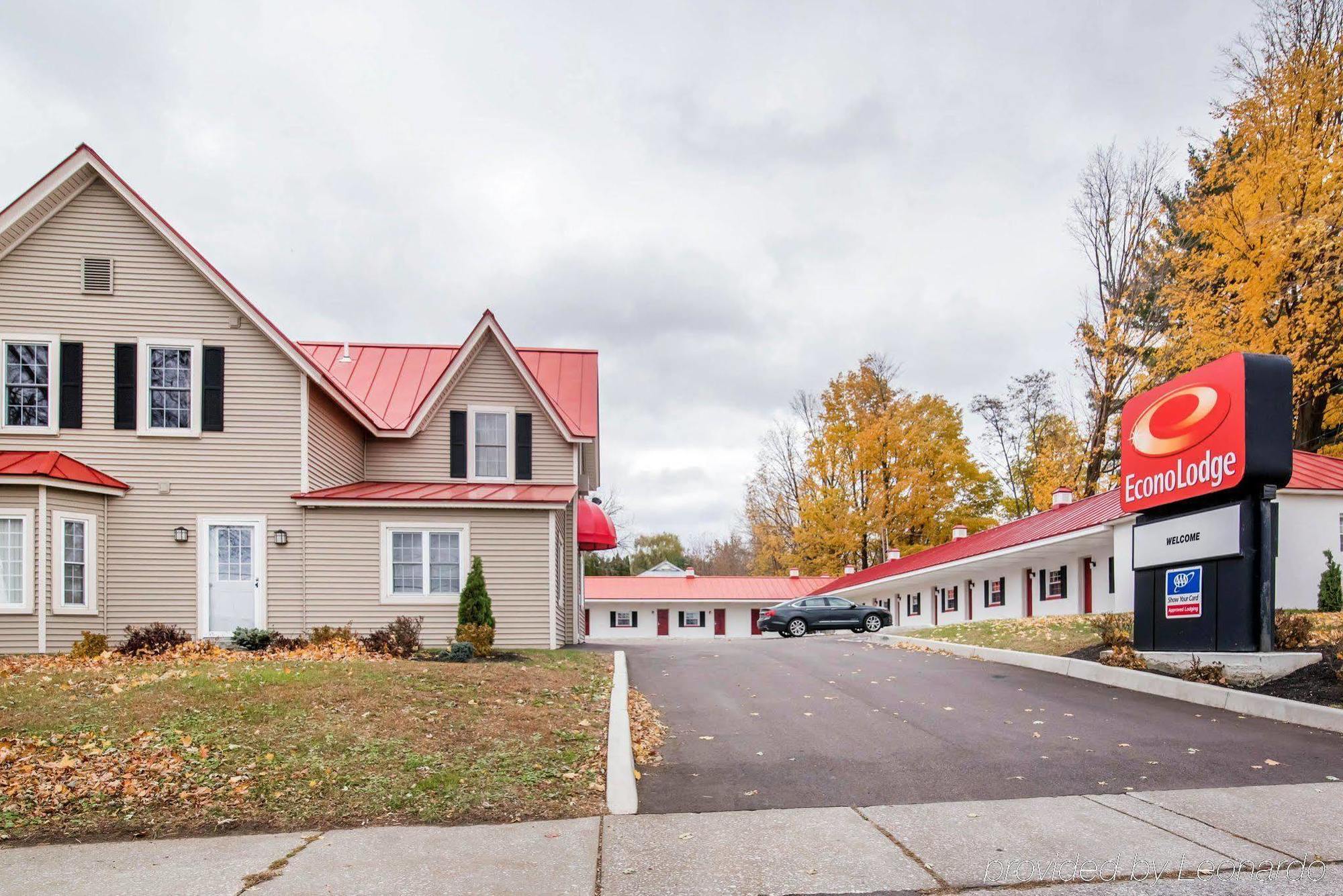 Econo Lodge Saint Albans Zewnętrze zdjęcie