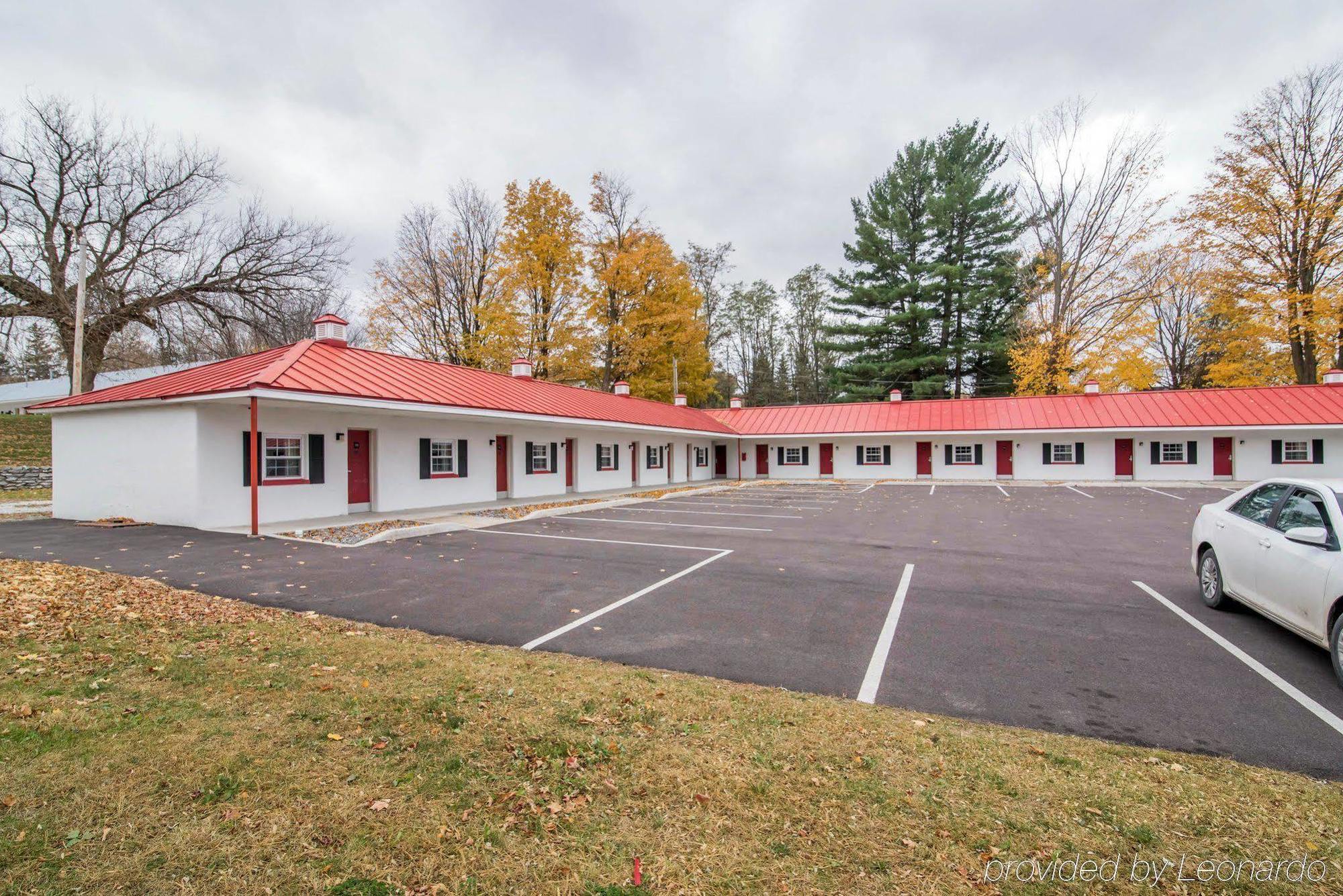Econo Lodge Saint Albans Zewnętrze zdjęcie