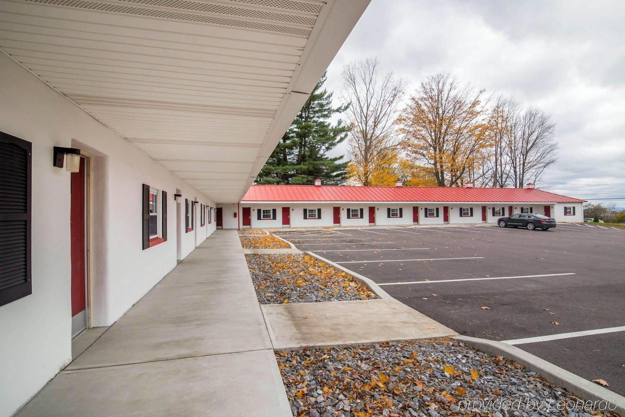 Econo Lodge Saint Albans Zewnętrze zdjęcie