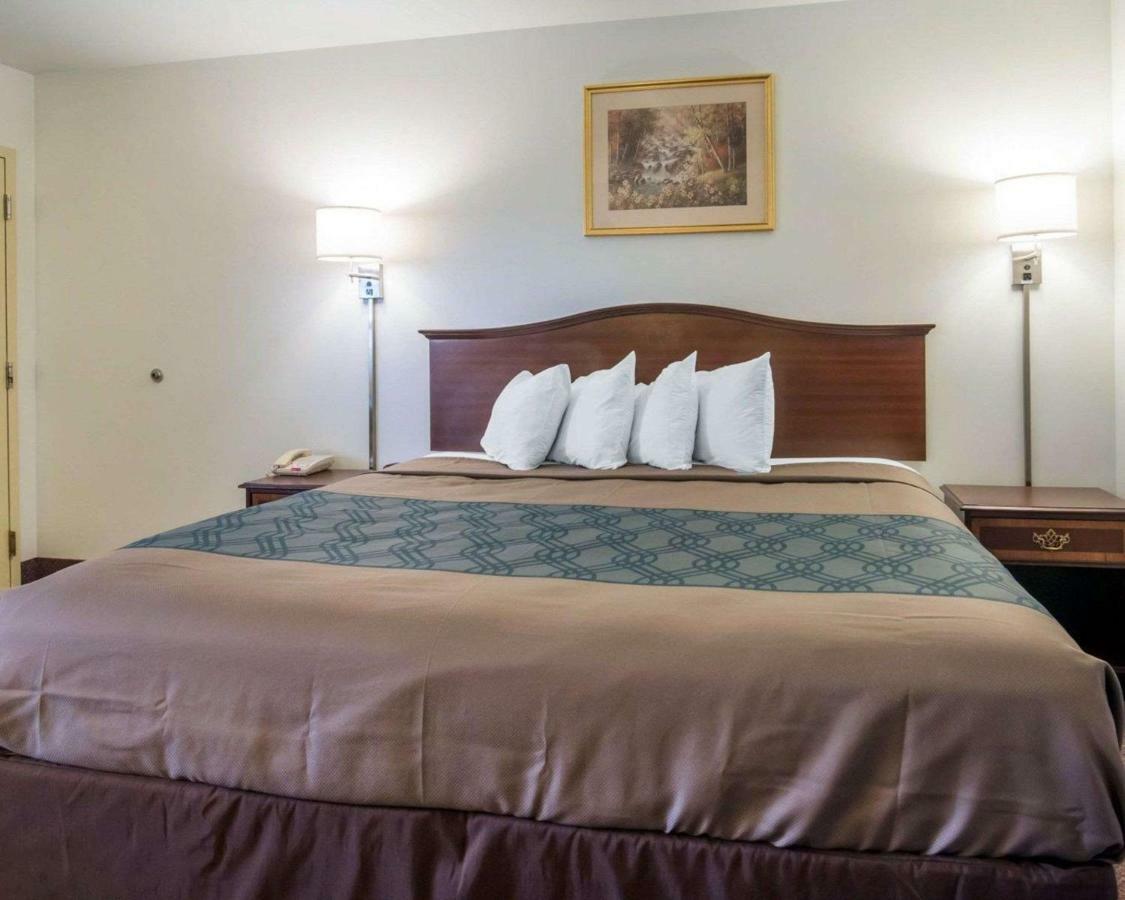 Econo Lodge Saint Albans Zewnętrze zdjęcie