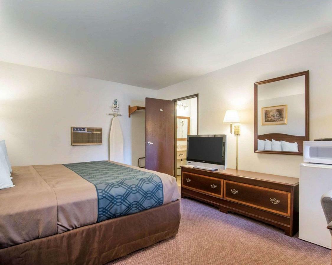 Econo Lodge Saint Albans Zewnętrze zdjęcie