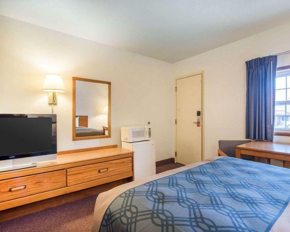 Econo Lodge Saint Albans Zewnętrze zdjęcie