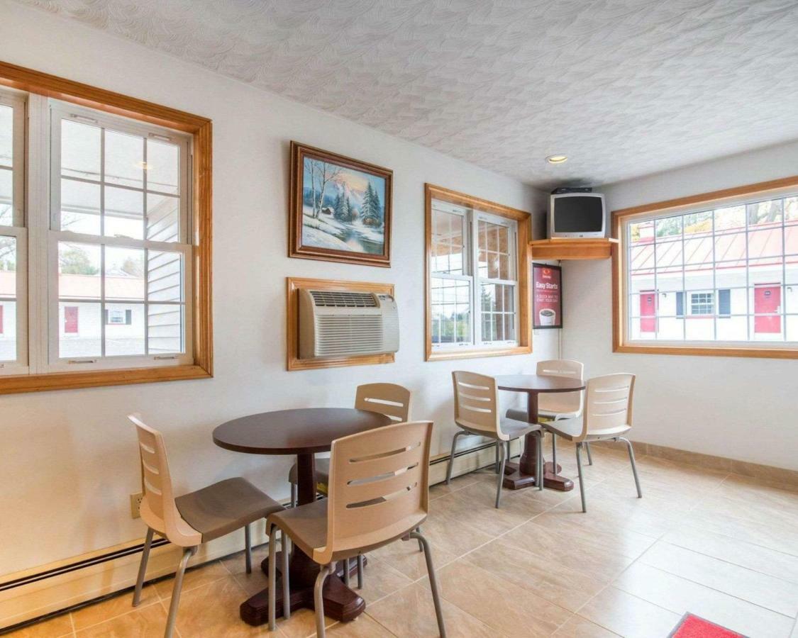 Econo Lodge Saint Albans Zewnętrze zdjęcie