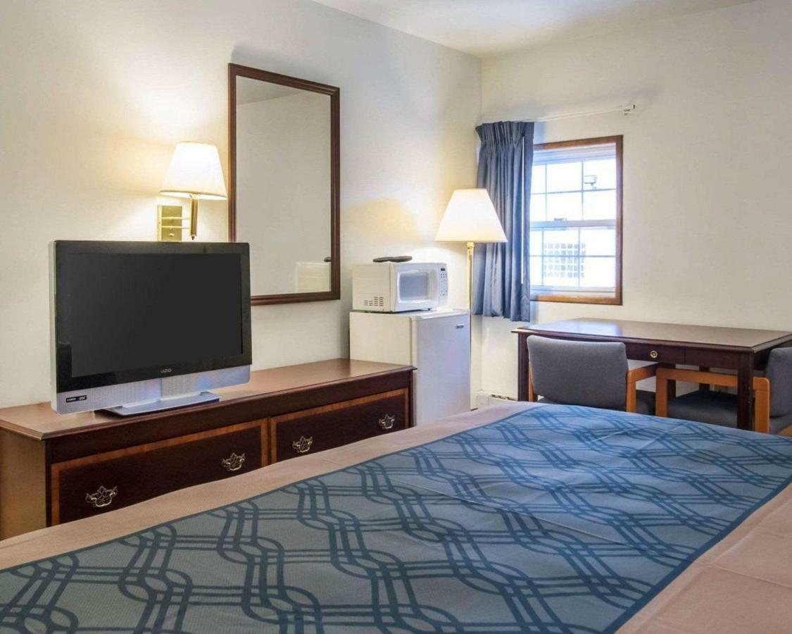 Econo Lodge Saint Albans Zewnętrze zdjęcie