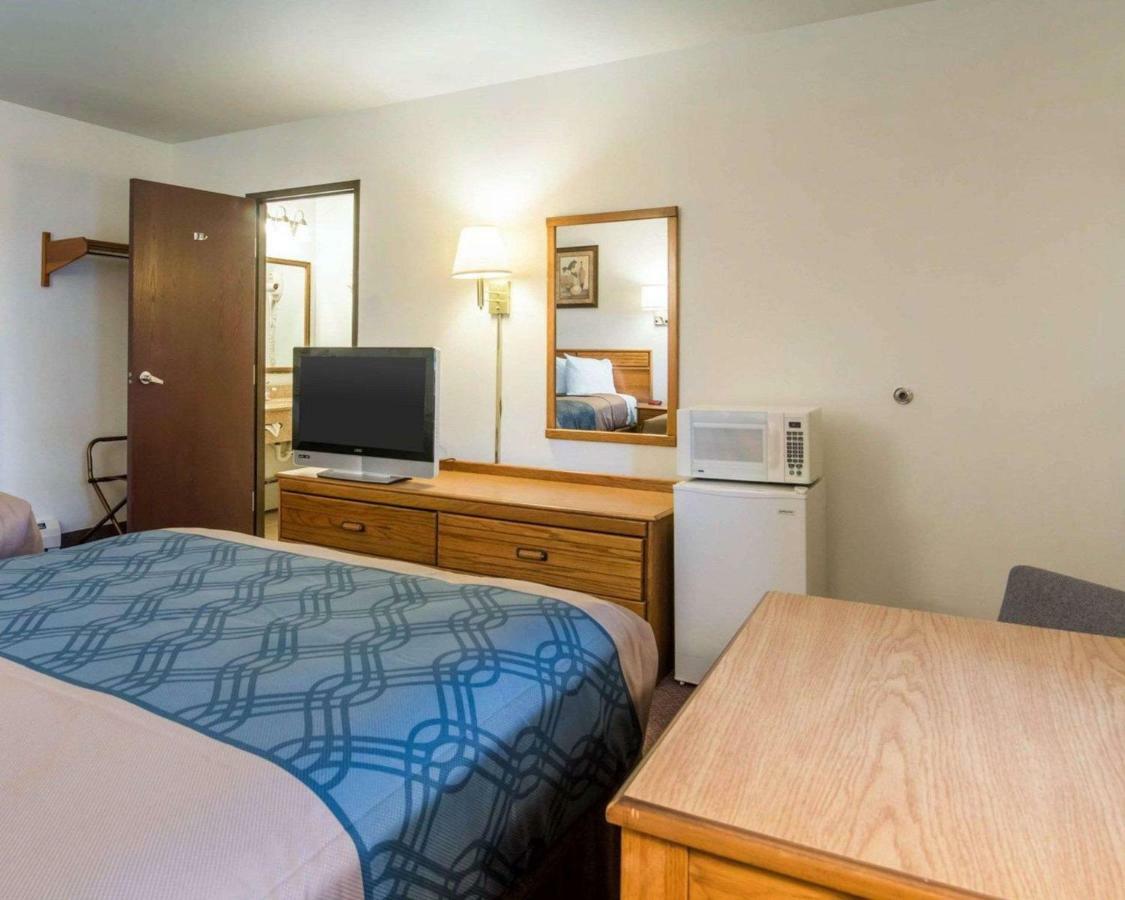 Econo Lodge Saint Albans Zewnętrze zdjęcie